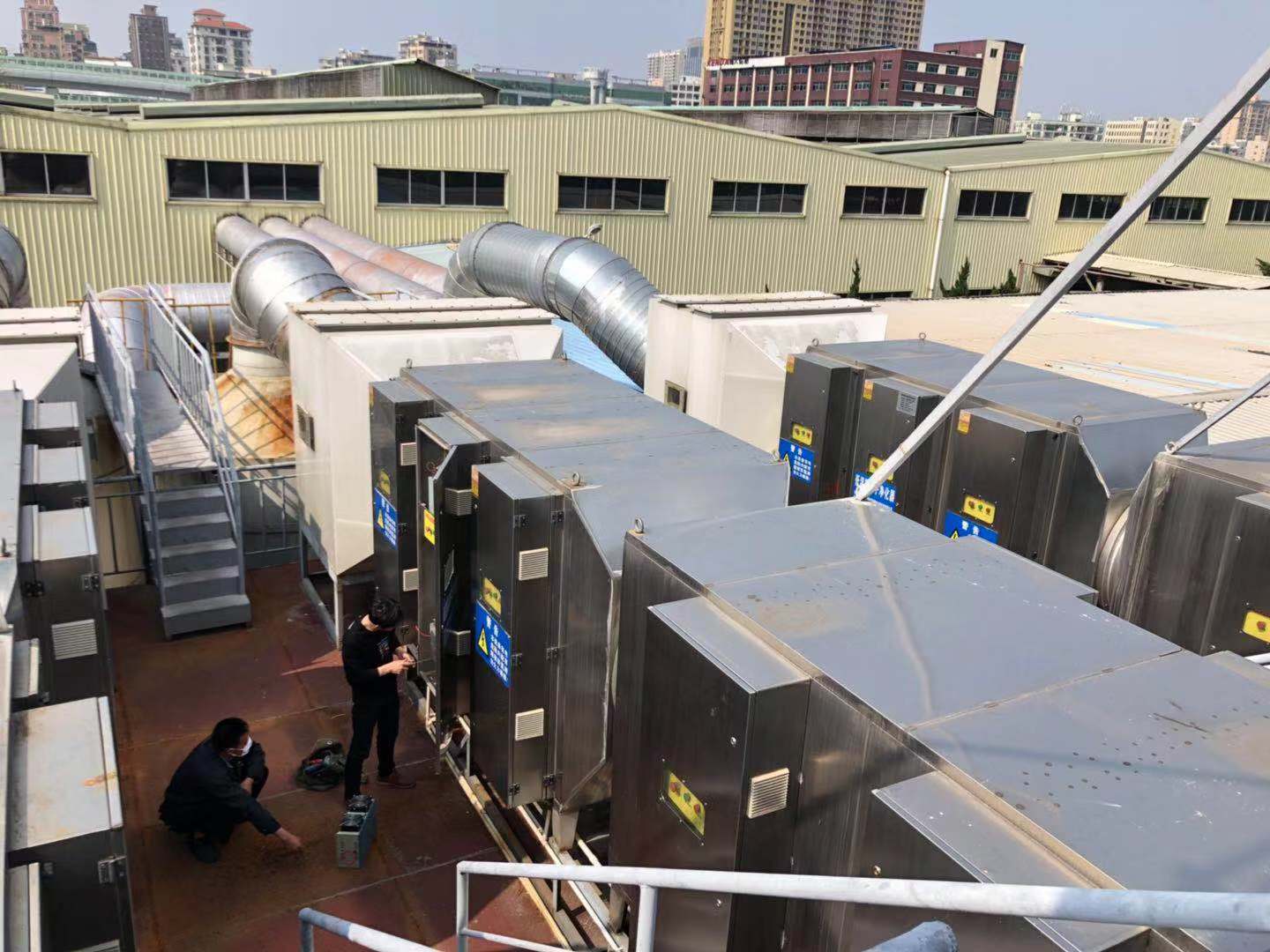 綠娃娃UV光解一體機.jpg